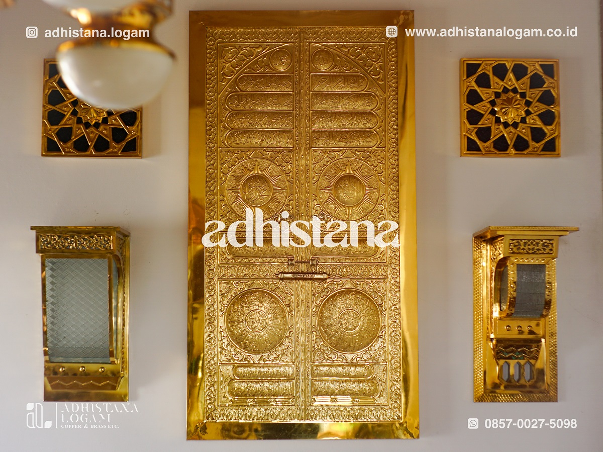 Replika Pintu Ka’bah Kuningan Warna Emas
